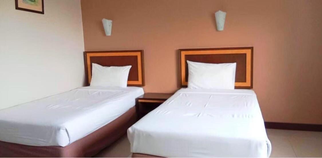 KP hotel Kumphawapi Exteriér fotografie