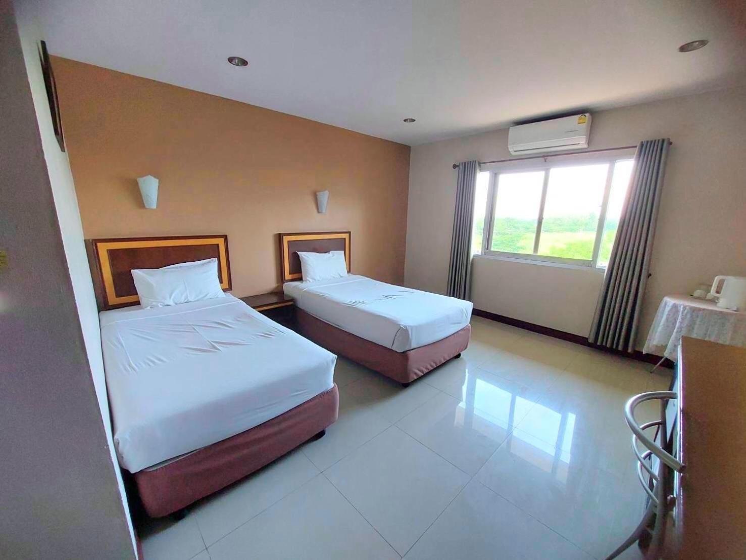 KP hotel Kumphawapi Exteriér fotografie