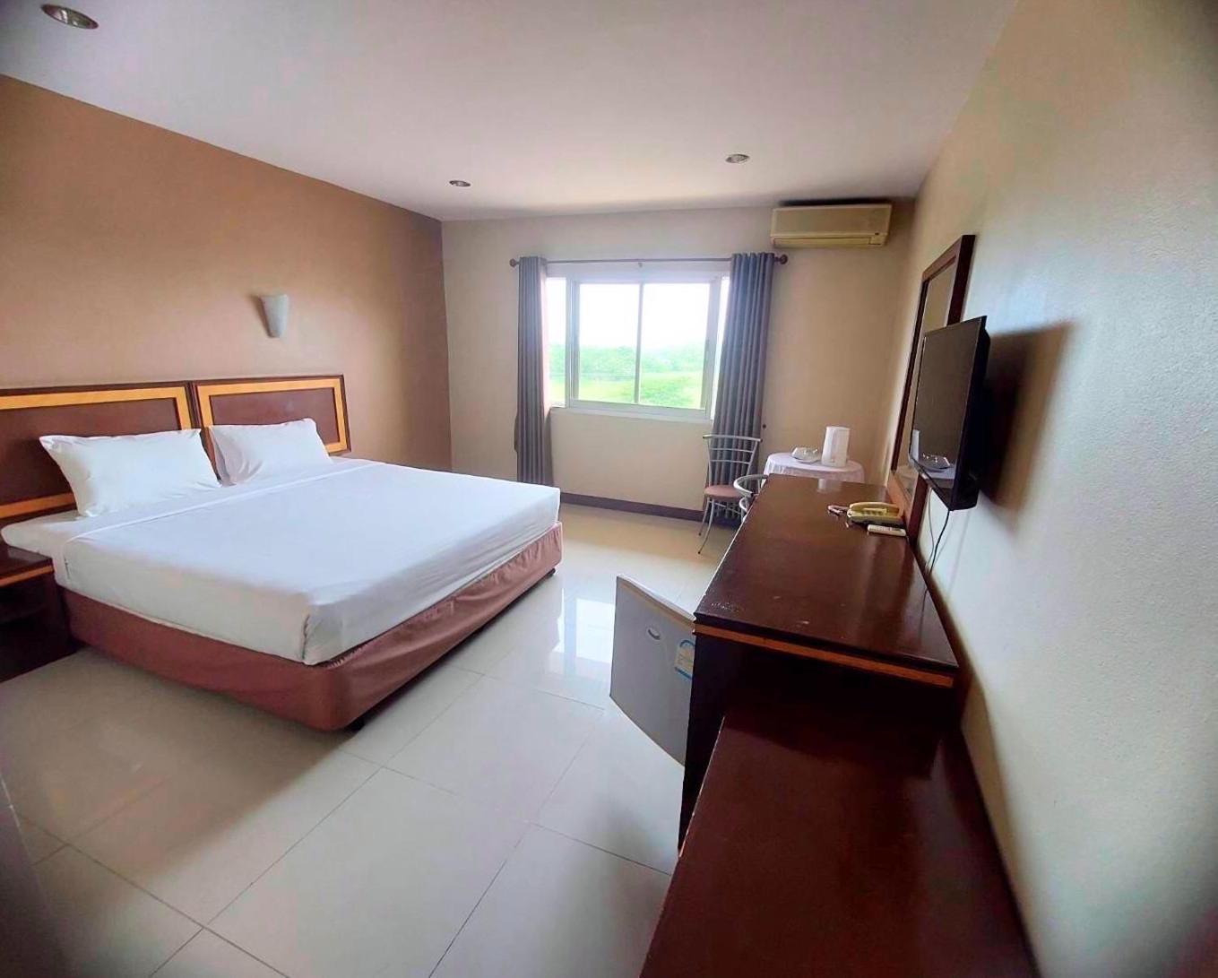 KP hotel Kumphawapi Exteriér fotografie